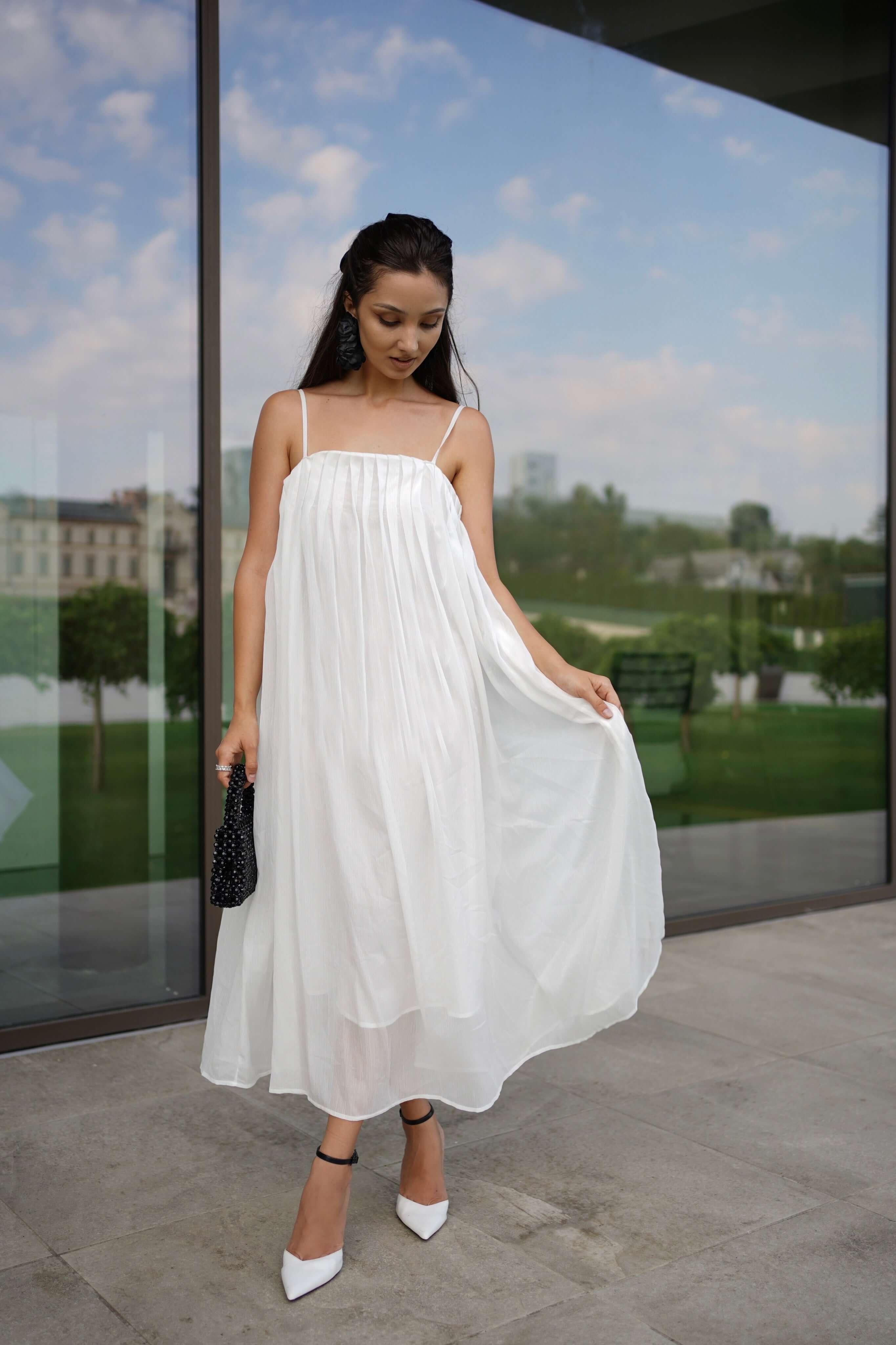 rochie alba lunga larga sclipitoare