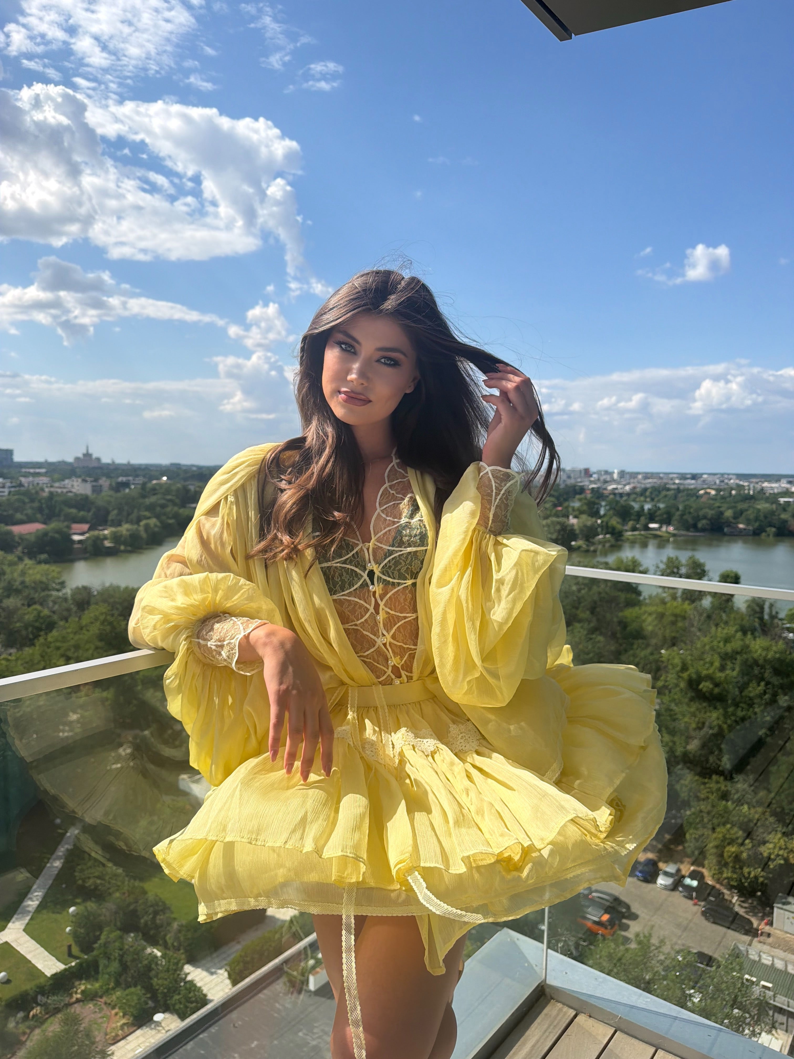 Set  Celestine Buttercream , Cămașă cu Mâneci Ample și Fustă Pantalon