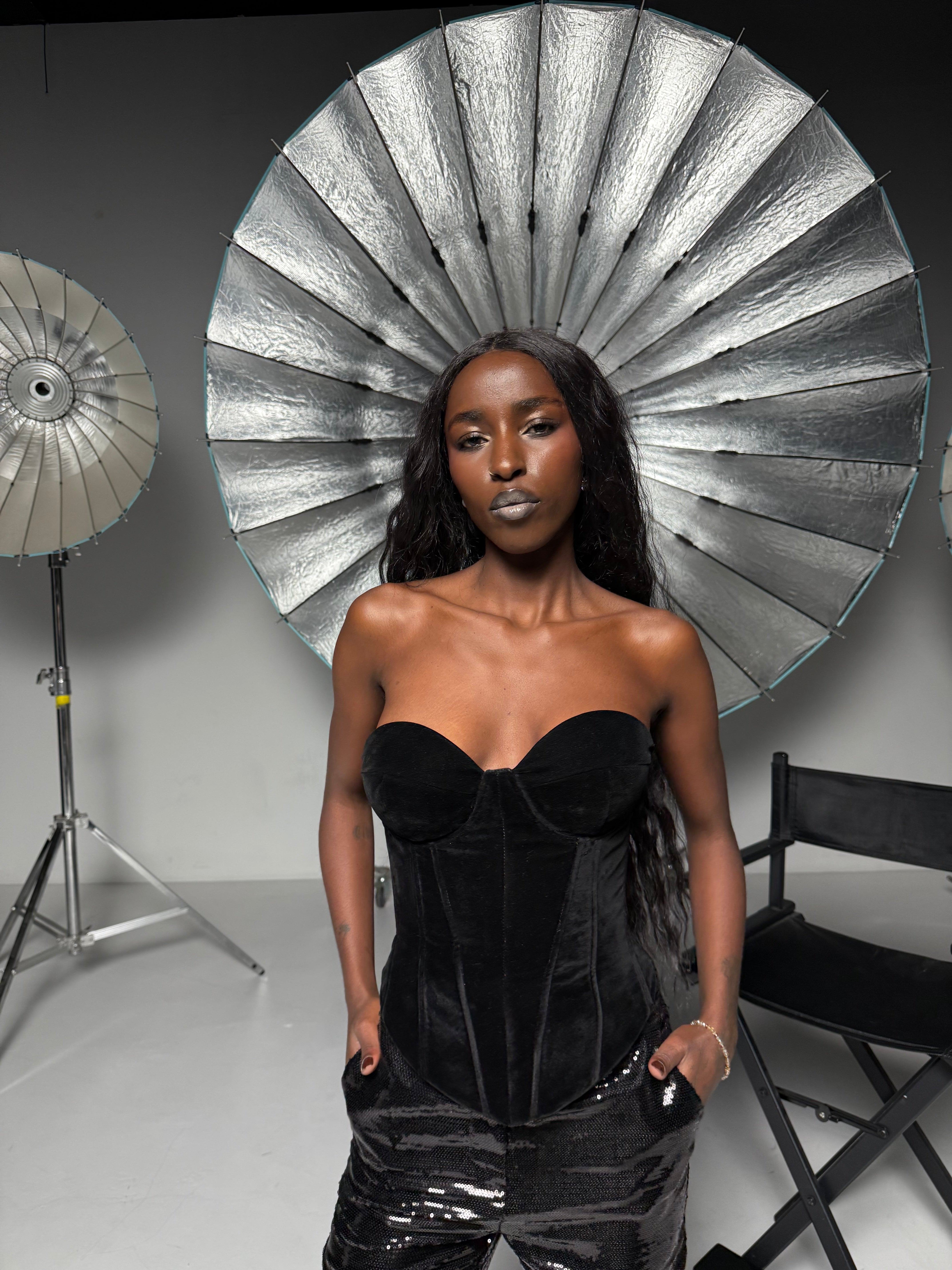 Corset cupe, catifea negra,  Dalia