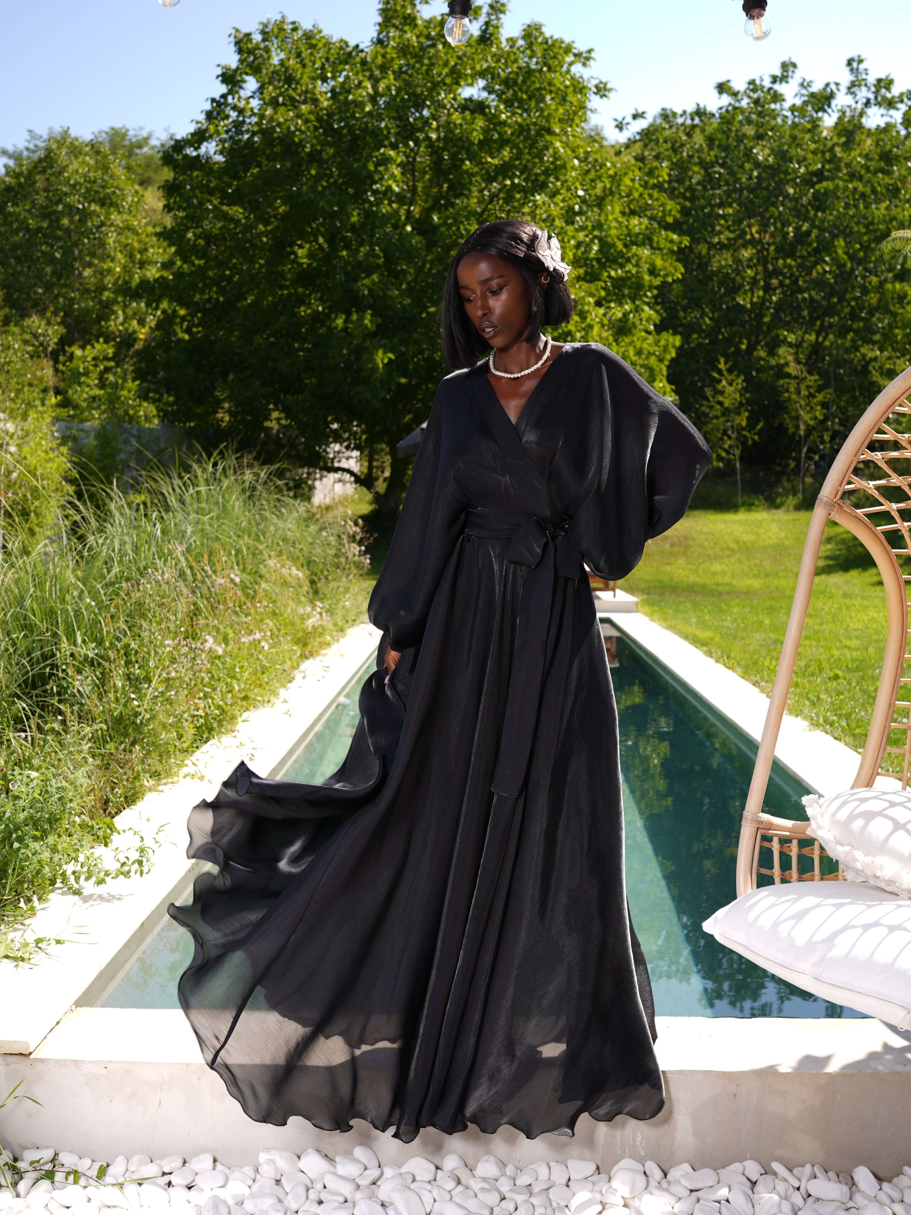 Rochie Maxi cu Volum, Neagra, Noir Enigma