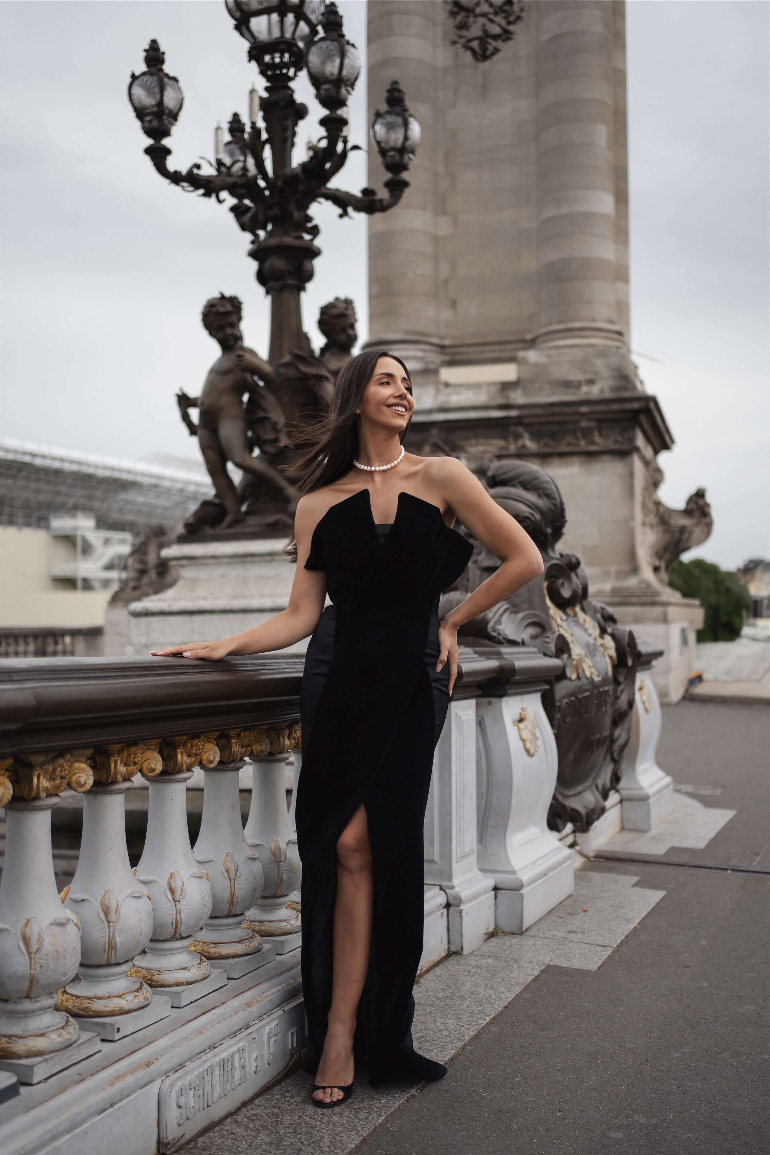 Rochie Maxi Neagra cu Decupaj, Solene