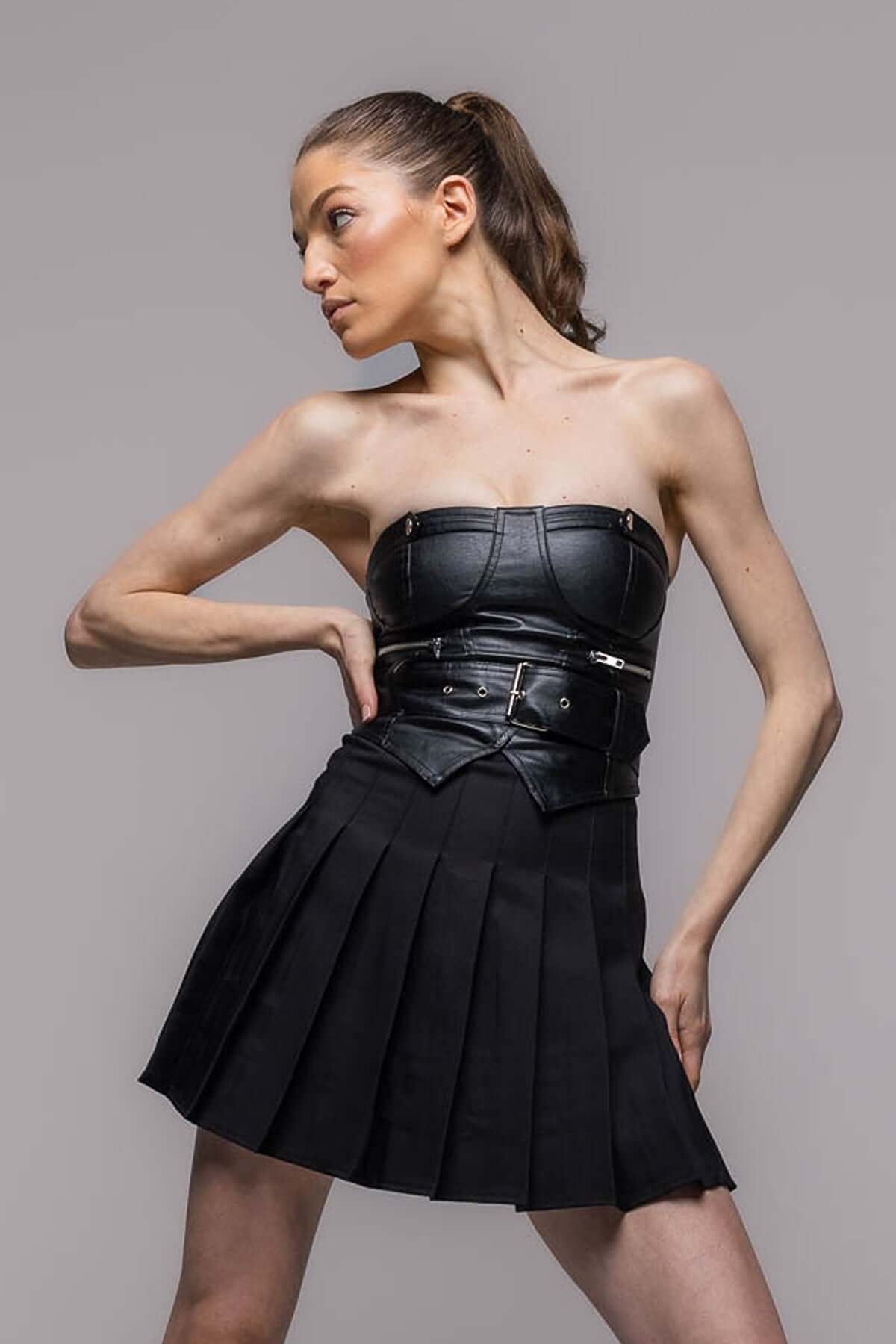 corset negru piele ecologica cu curea si catarame