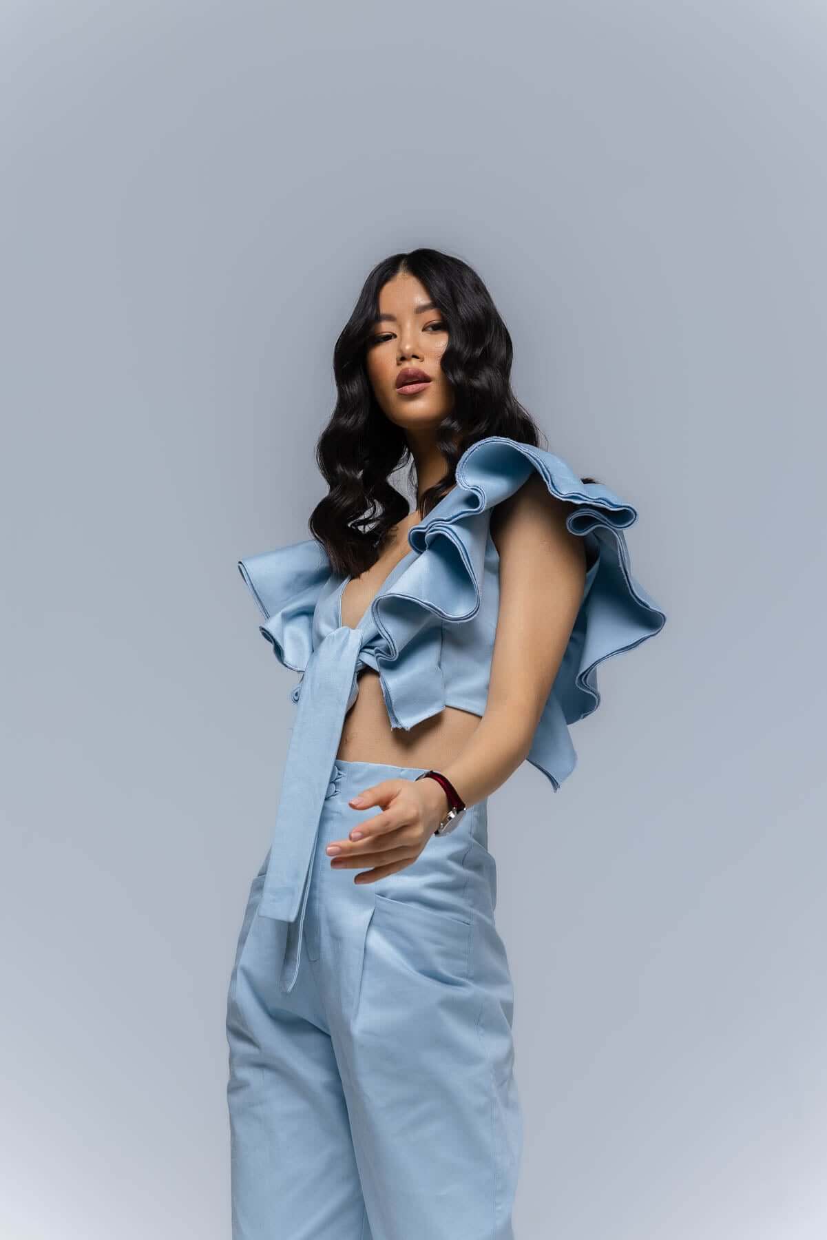 pantaloni albastri top albastru bleu