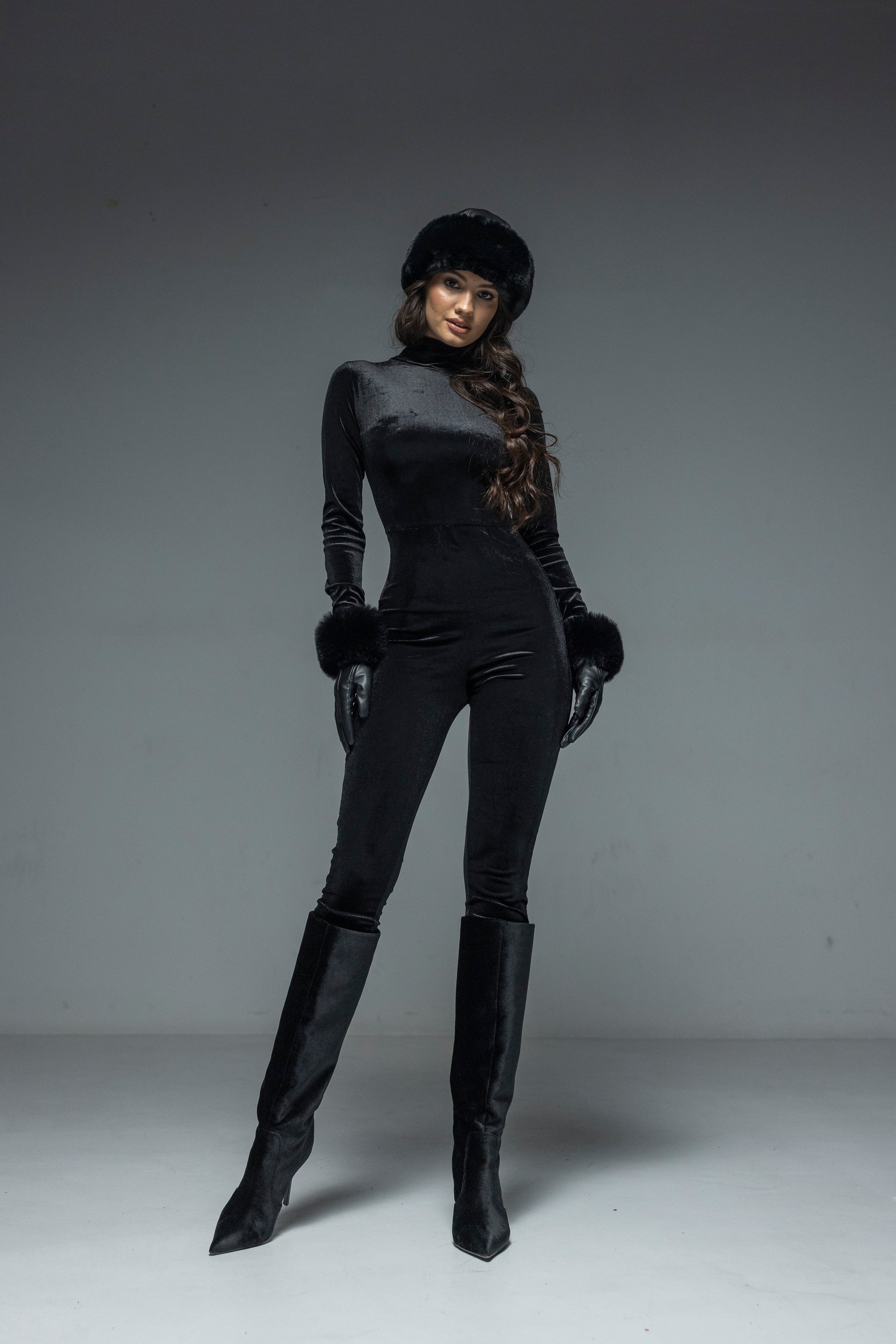 Salopetă neagră elegantă din catifea, LUCINDA