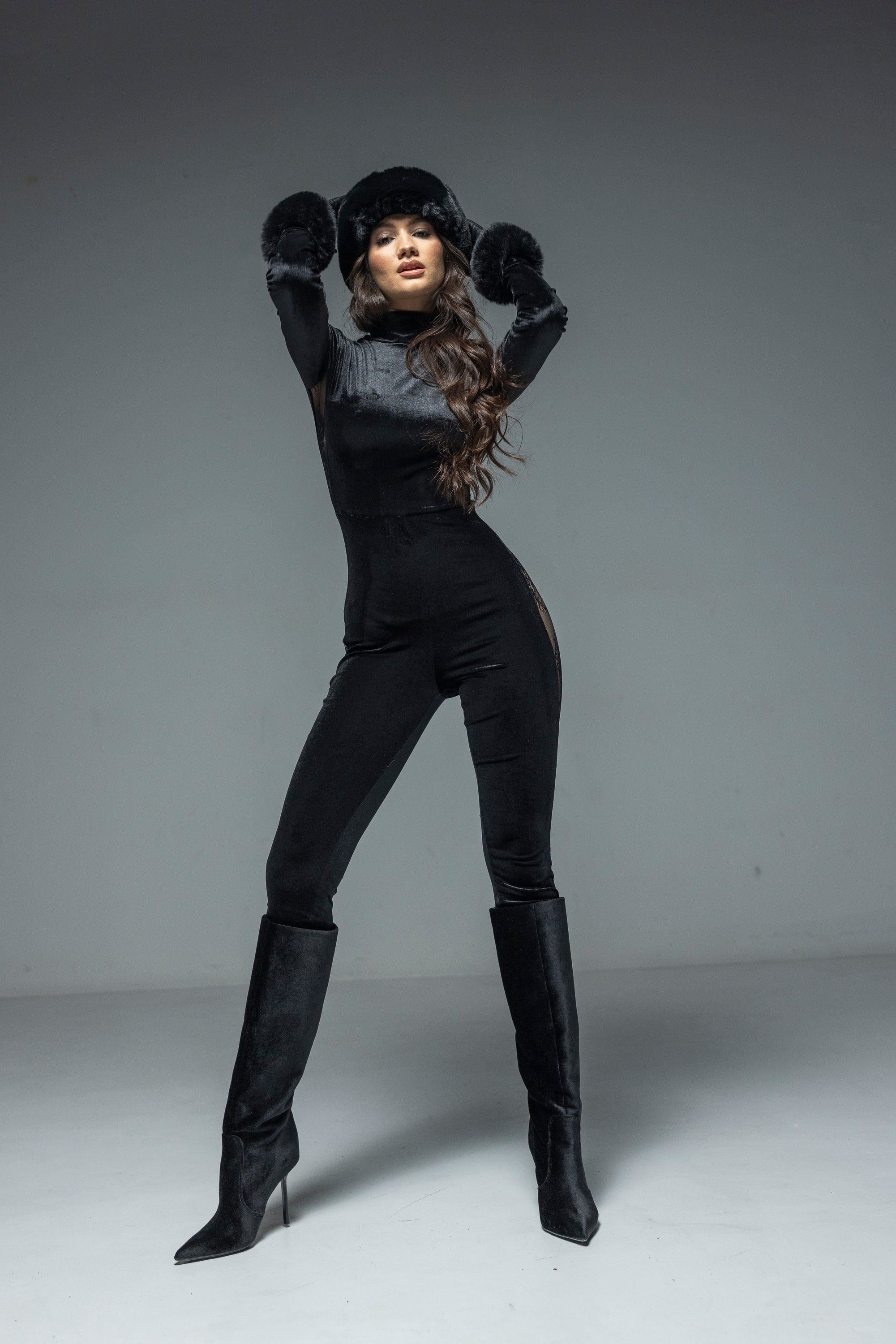 Salopetă neagră elegantă din catifea, LUCINDA