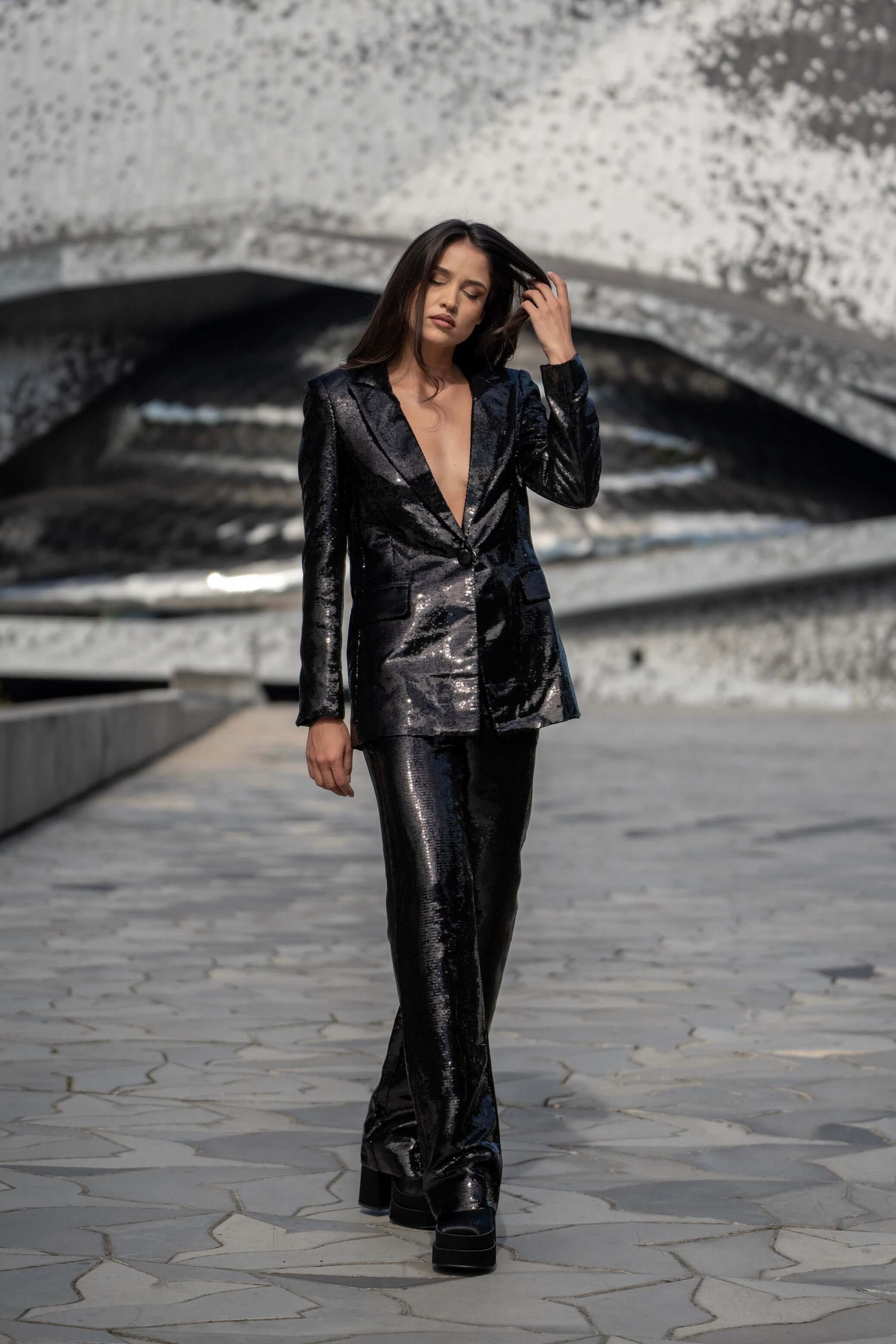 elegant costum negru paiete sacou negru paiete pantaloni lungi negri paiete