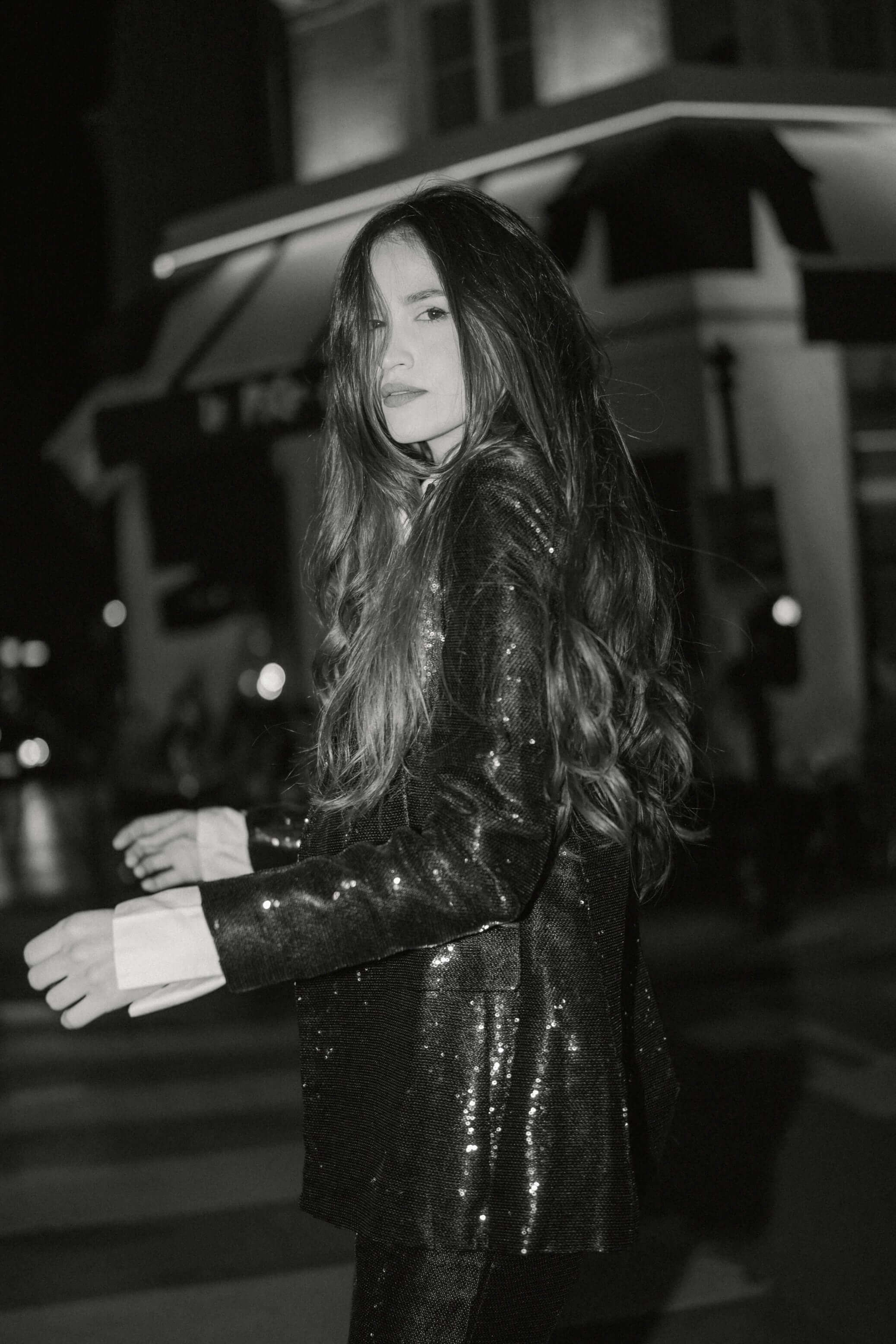 elegant costum negru paiete sacou negru paiete pantaloni lungi negri paiete