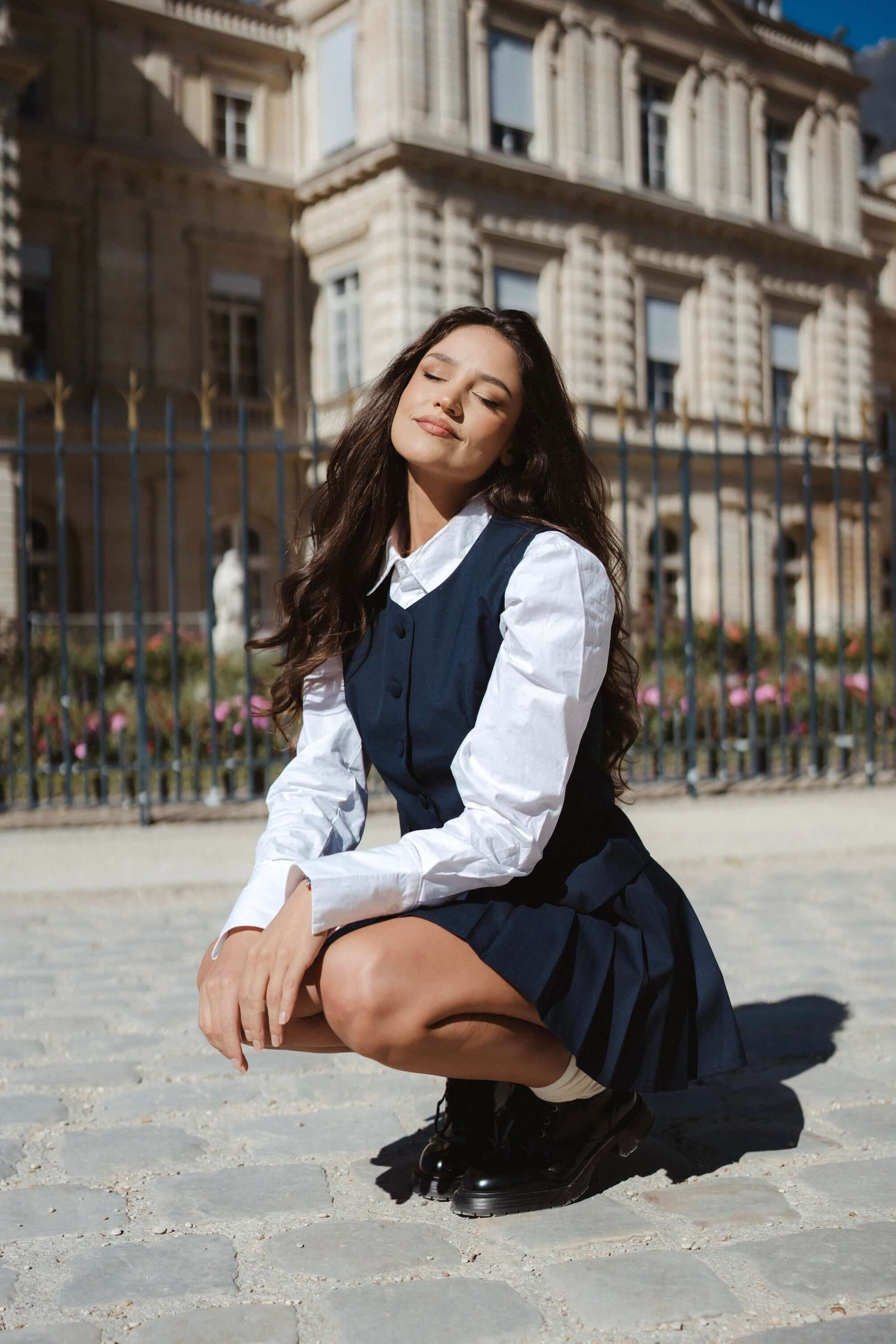 costum fusta pantalon scurta tenis vesta cu nasturi