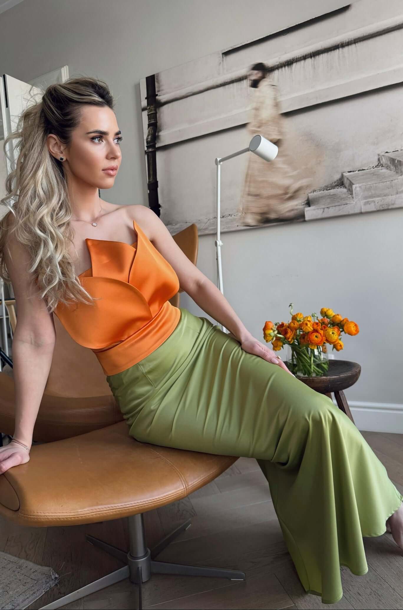 Corset Portocaliu, Lotus