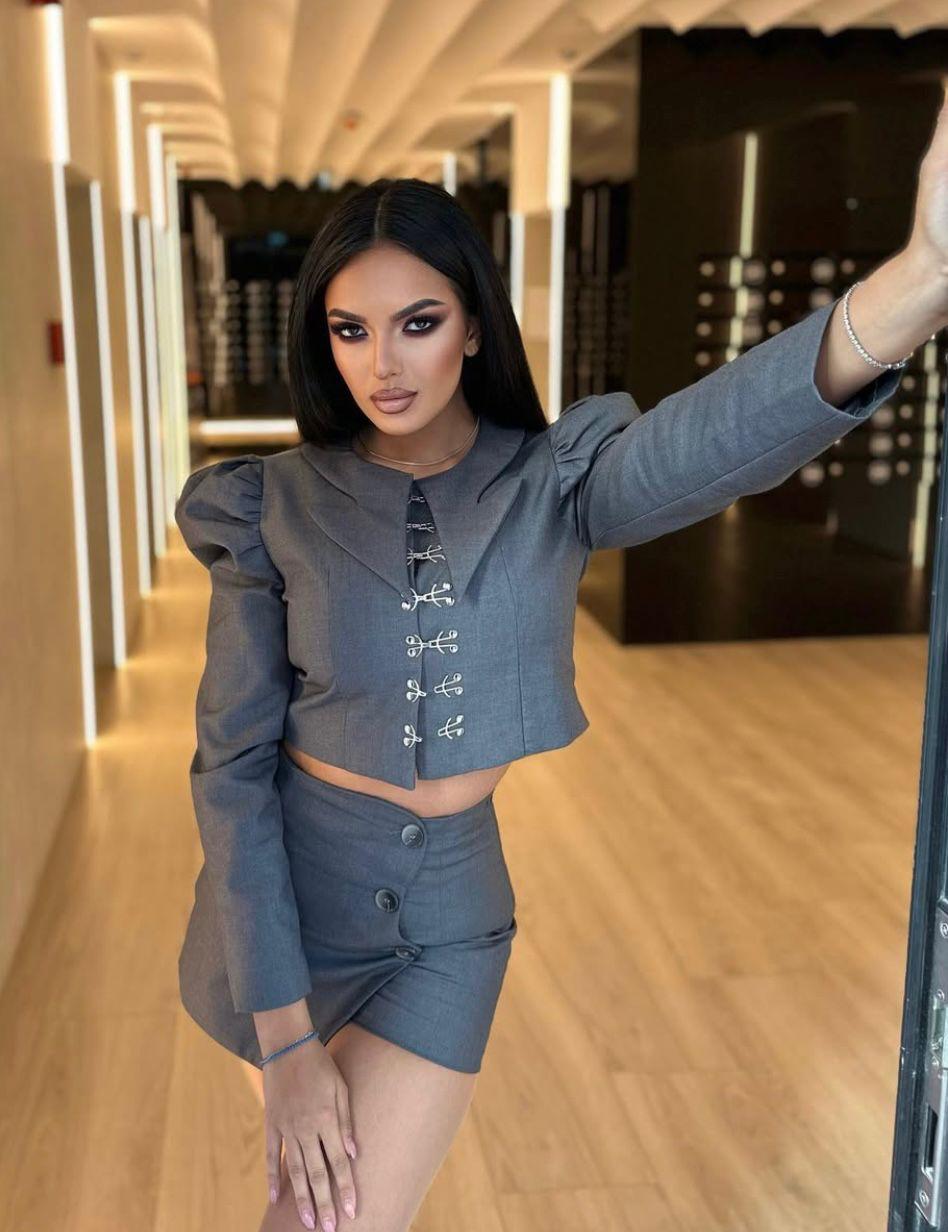 Costum cu Sacou si Fusta Tip Pantaloni, Gri, Niobe