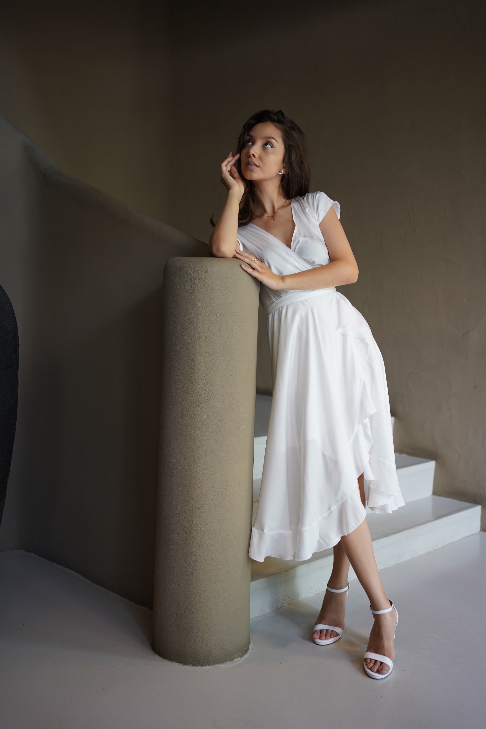 rochie alba vaporoasa petrecuta