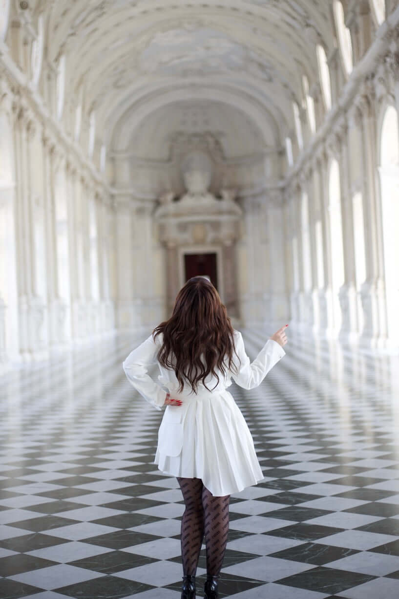 rochie sacou alba cu maneca lunga 