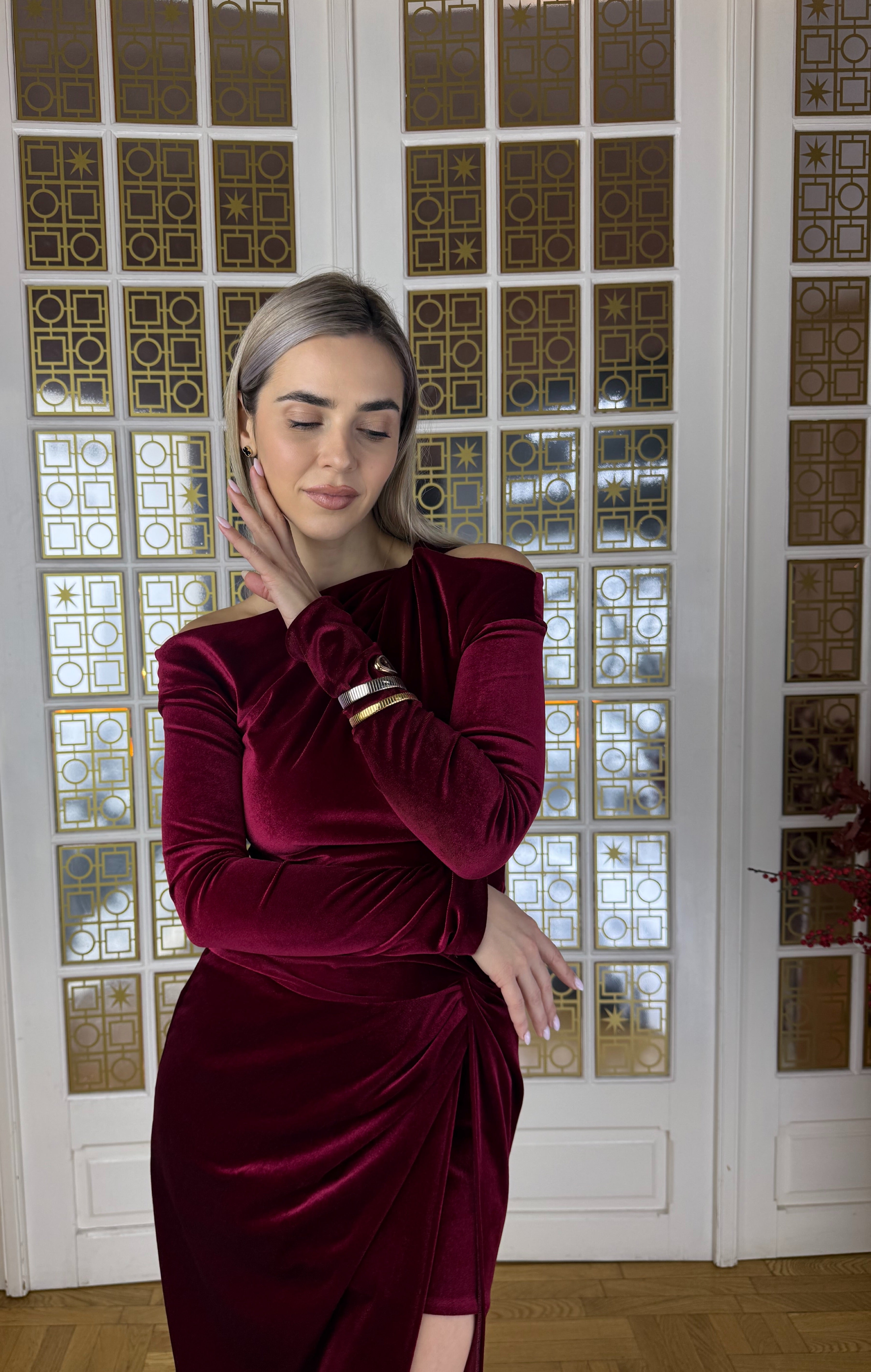 Rochie catifea cu drapaj, burgundy, Arlu