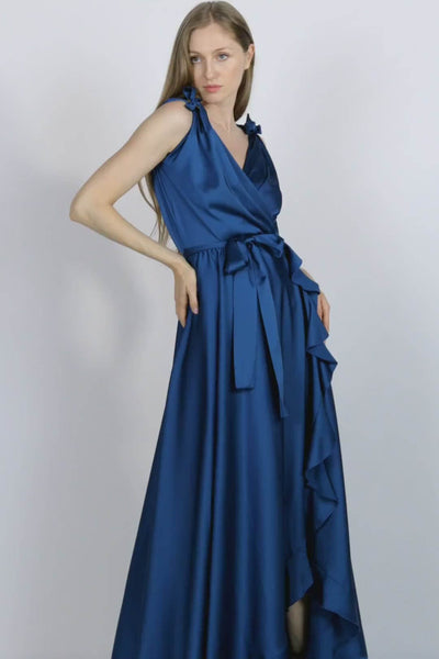 rochie lunga vaporoasa albastra cu cordon si volanase