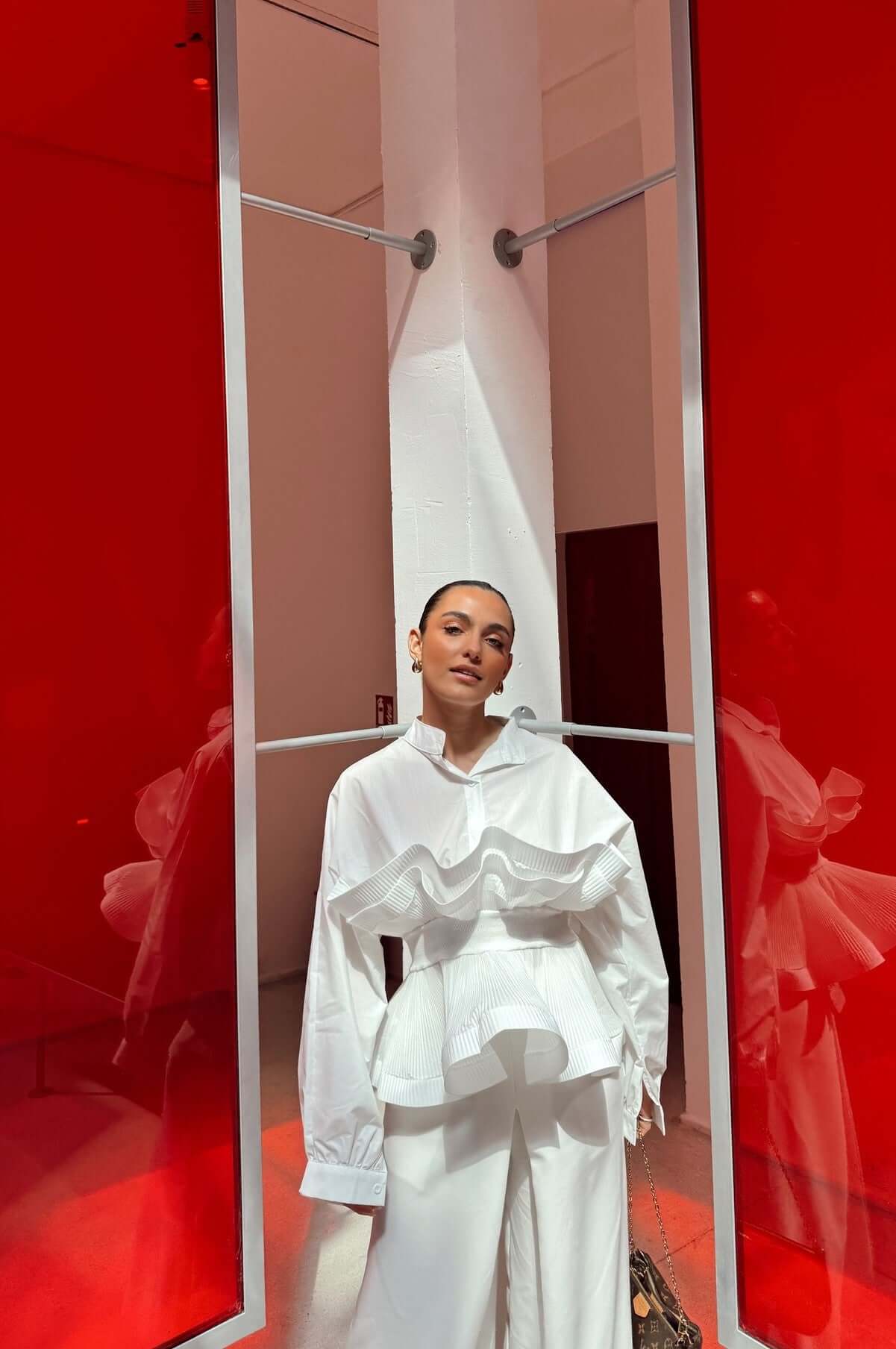 Camasa cu Volane Supradimensionate, Alba, Jolie