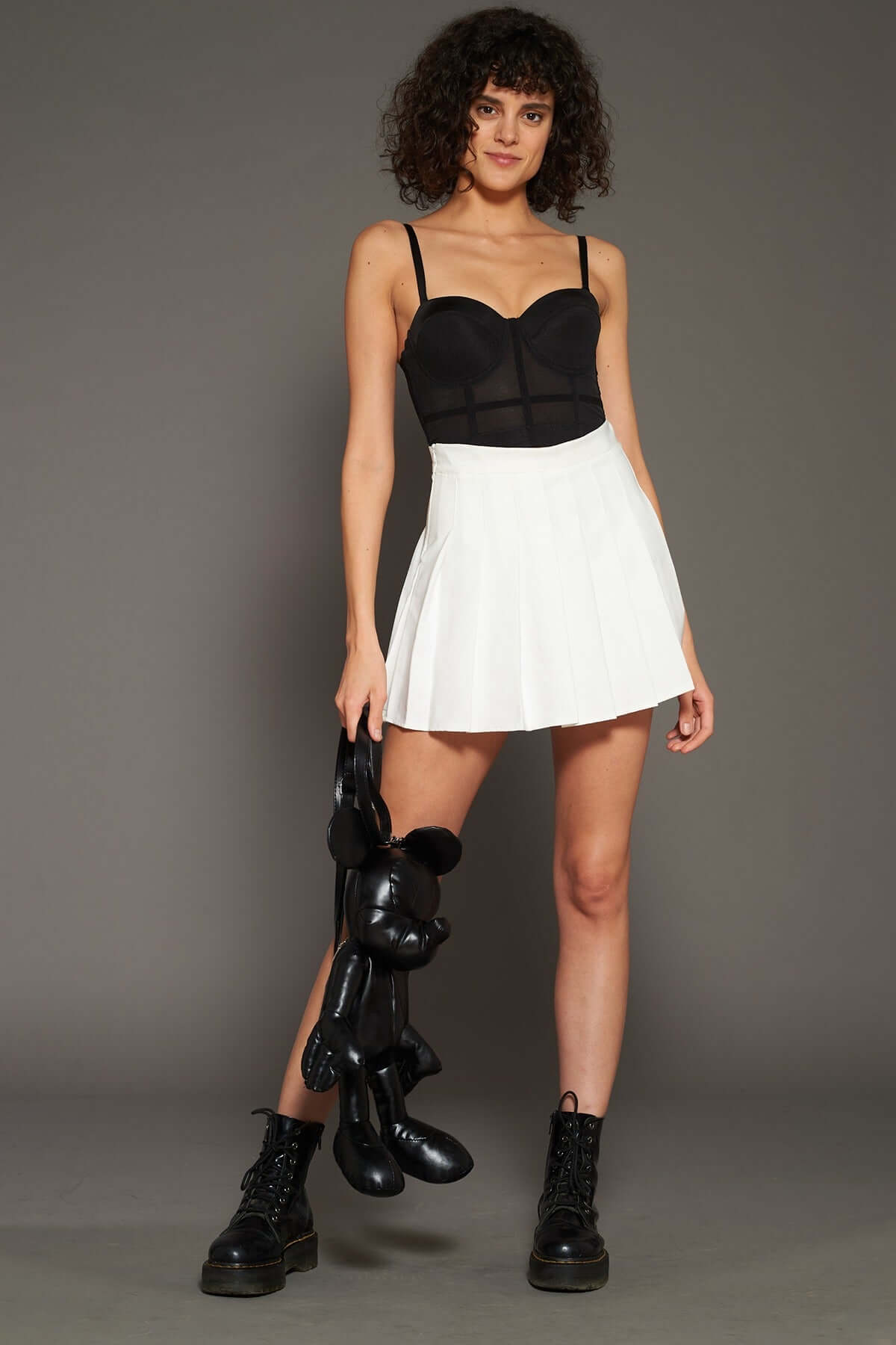 fusta pantalon alba scurta