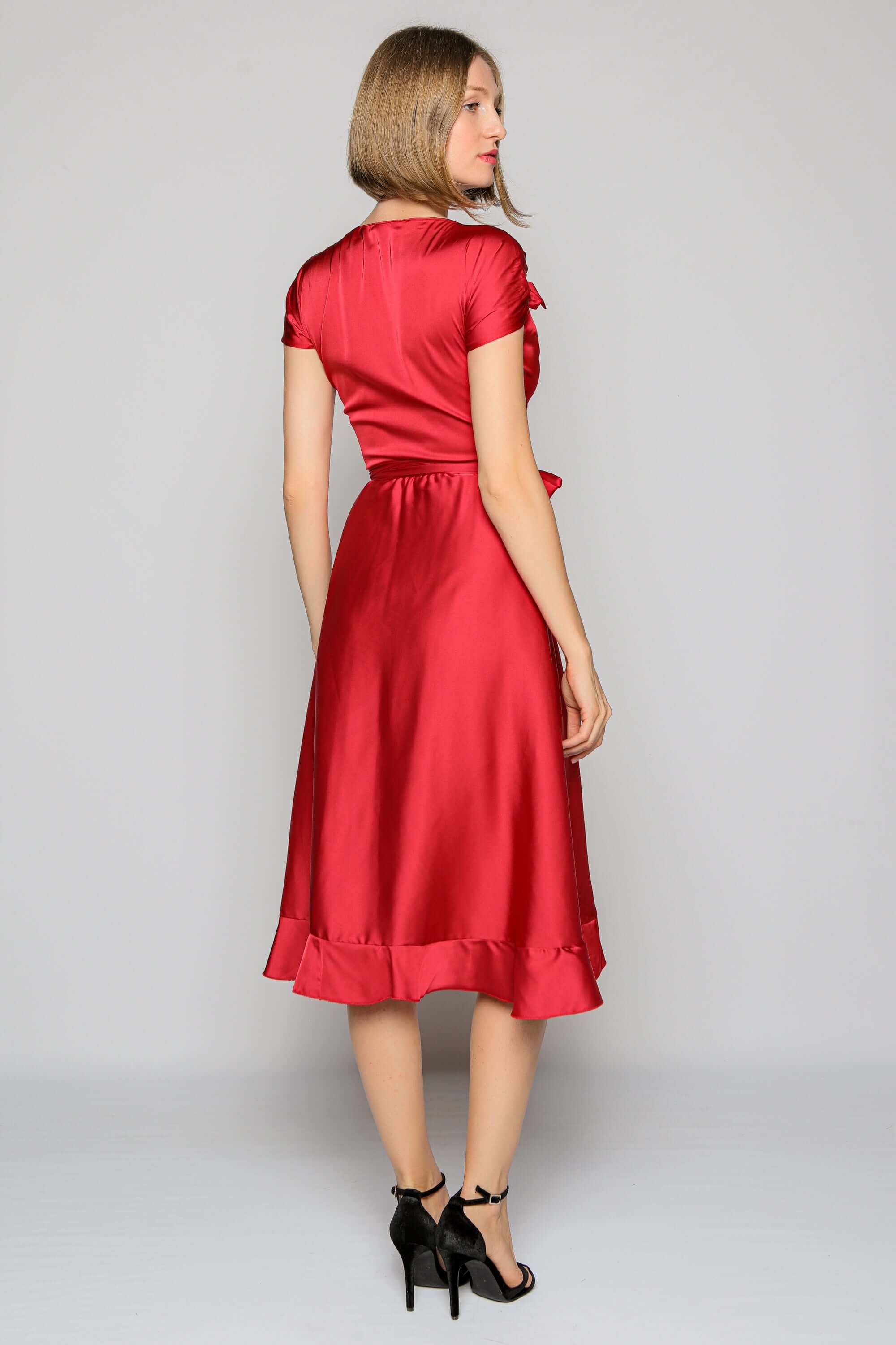 rochie rosie vaporoasa petrecuta