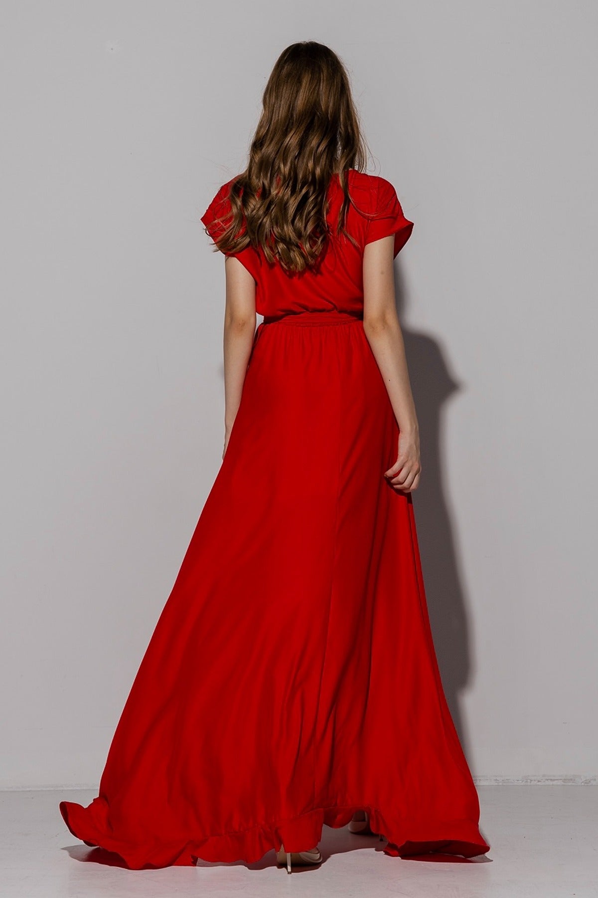 rochie lunga vaporoasa rosie cu cordon si volanase